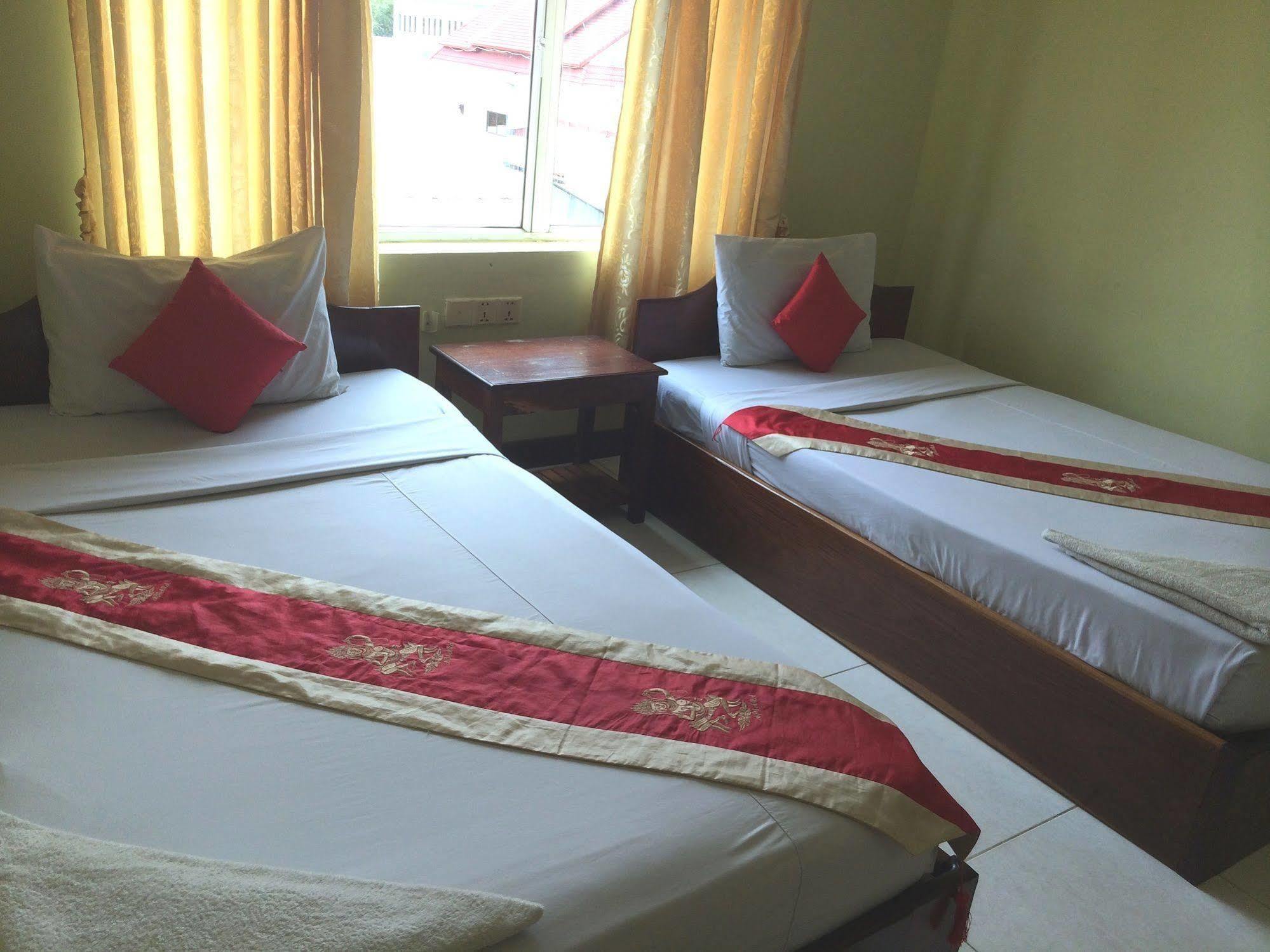 Side Walk Hotel Сием Реап Екстериор снимка